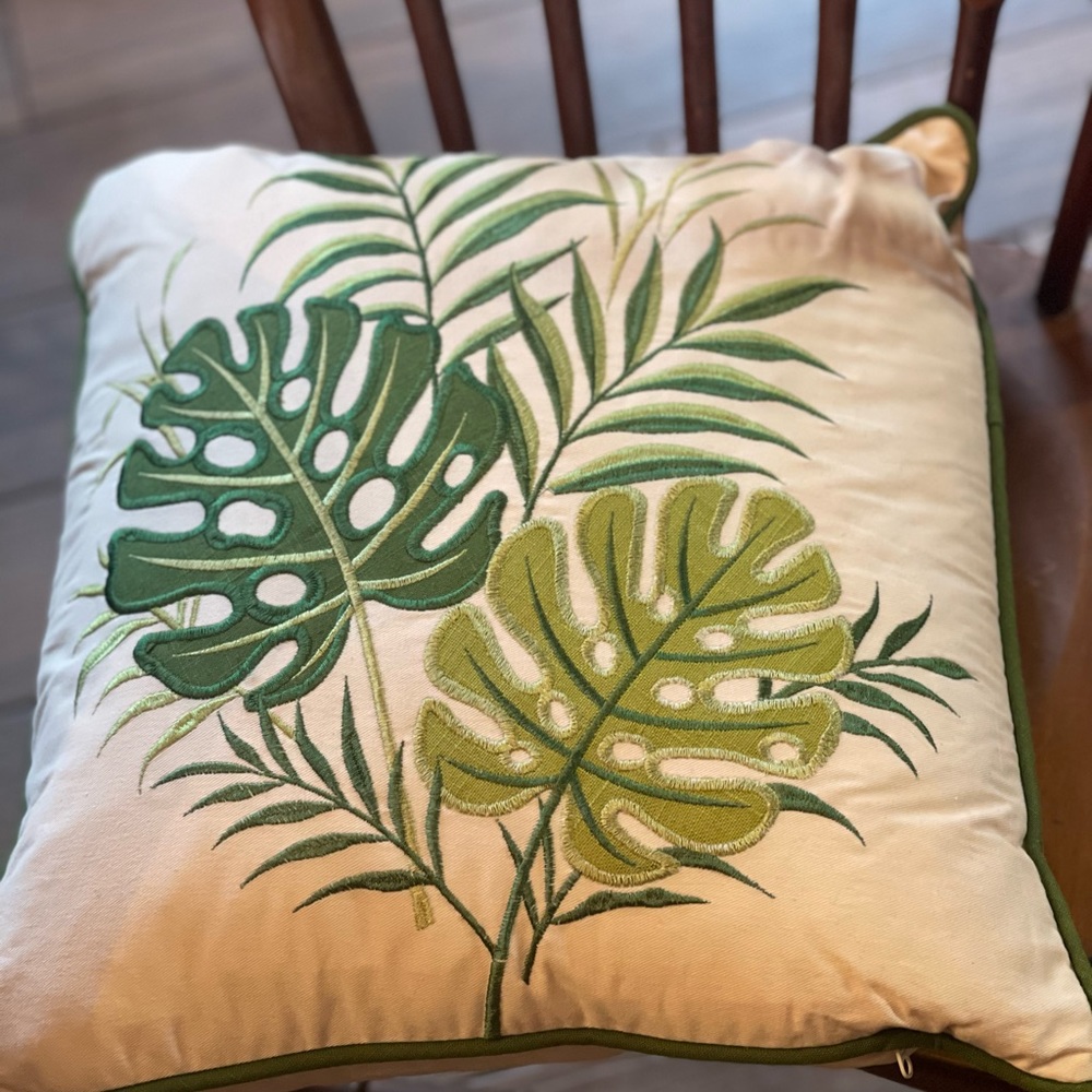Beautiful pillows  2 nice quality